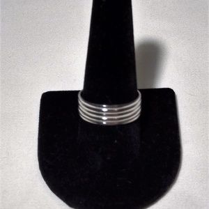 💢Silver Striped Rigid Fashion Ring💢